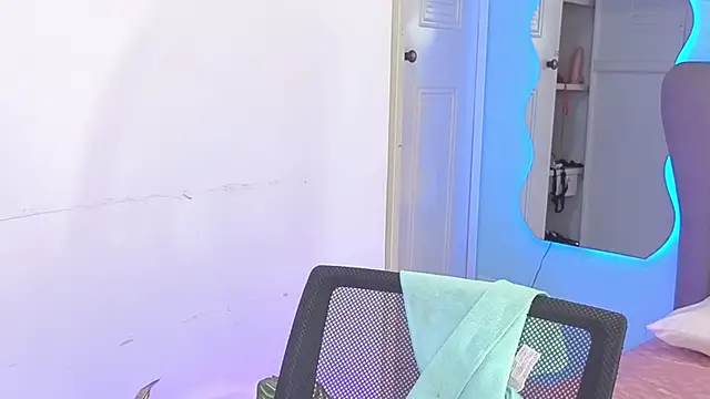 Snapshot of Aria_Russo chatting on 02.12.26 Aria Russo online show from 02.12.26