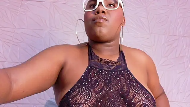 Snapshot of Slutty_chocolate chatting on 10.24.25 Slutty chocolate online show from 10.24.25