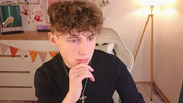 crisp1n online show from 10.29.25