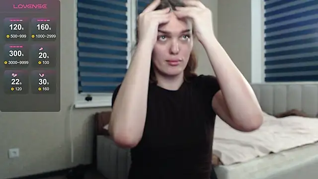 Snapshot of EmiliaRhodes chatting on 10.24.25 EmiliaRhodes online show from 10.24.25
