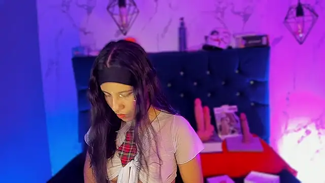 Dakotaa Johnson online show from 11.12.25