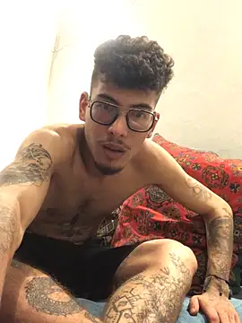 Snapshot of tian_doyt69 chatting on 02.22.26 tian doyt69 online show from 02.22.26