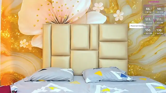 NahomiWalker  online show from 04.16.26