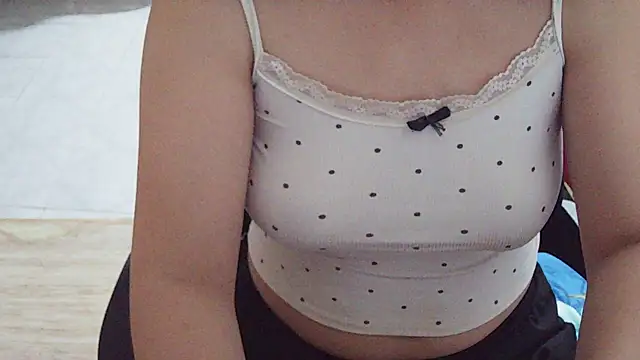 Snapshot of Chissy069 chatting on 10.19.25 Chissy069 online show from 10.19.25