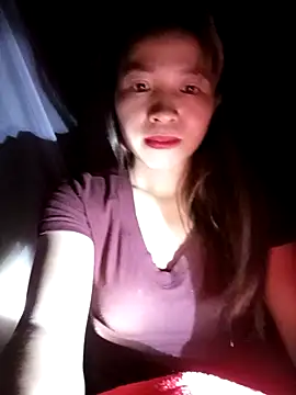 Snapshot of -Pearl- chatting on 10.22.25 -Pearl- online show from 10.22.25