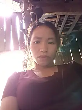 Snapshot of -Pearl- chatting on 10.23.25 -Pearl- online show from 10.23.25