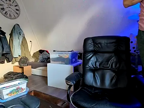 Kinky Play1 online show from 05.14.26