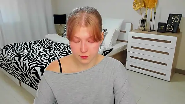 Snapshot of Stella_Light chatting on 10.25.25 Stella Light online show from 10.25.25