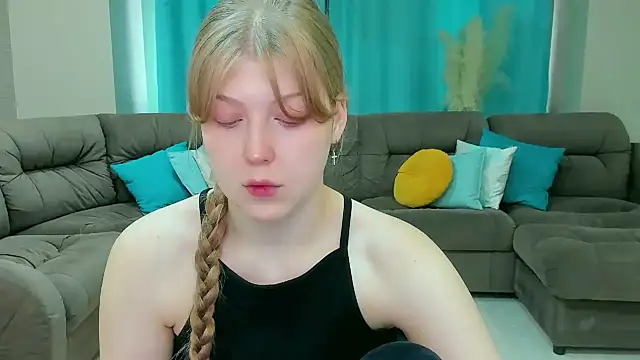 Stella Light online show from 11.06.25