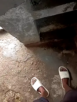 Snapshot of Saddam2332 chatting on 10.31.25 Saddam2332 online show from 10.31.25