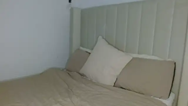 Snapshot of scarlet-xoxo chatting on 10.24.25 scarlet-xoxo online show from 10.24.25