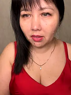 Snapshot of Love__Mom chatting on 10.22.25 Love Mom online show from 10.22.25