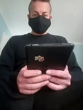 Snapshot of Imyourguy2025 chatting on 11.05.25 Imyourguy2025 online show from 11.05.25