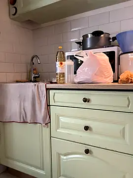 Snapshot of Isabelletra chatting on 10.28.25 Isabelletra online show from 10.28.25