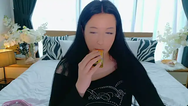 Felicia Herceg online show from 11.20.25