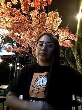 Snapshot of Samara_Outdoors chatting on 10.26.25 Samara Outdoors online show from 10.26.25