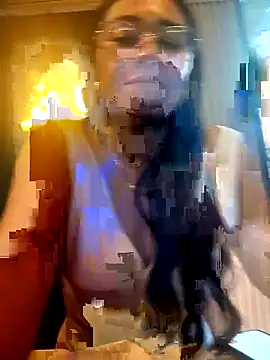 Snapshot of Samara_Outdoors chatting on 10.26.25 Samara Outdoors online show from 10.26.25