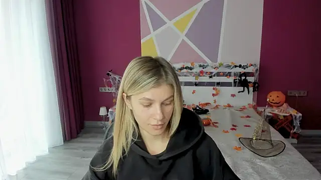 Snapshot of MerryCristi chatting on 10.20.25 MerryCristi online show from 10.20.25