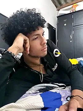 LyliaWood online show from 10.28.25