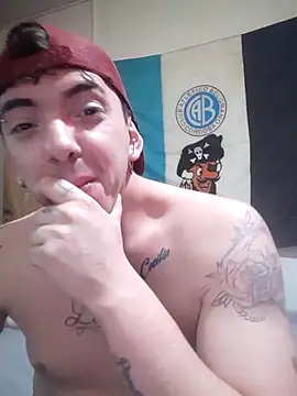 Snapshot of Argentino_96 chatting on 10.22.25 Argentino 96 online show from 10.22.25