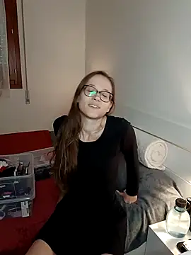 Snapshot of Cassy-Bloom chatting on 12.02.25 Cassy-Bloom online show from 12.02.25