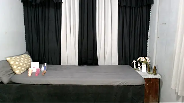 yourhottestzoey online show from 10.25.25