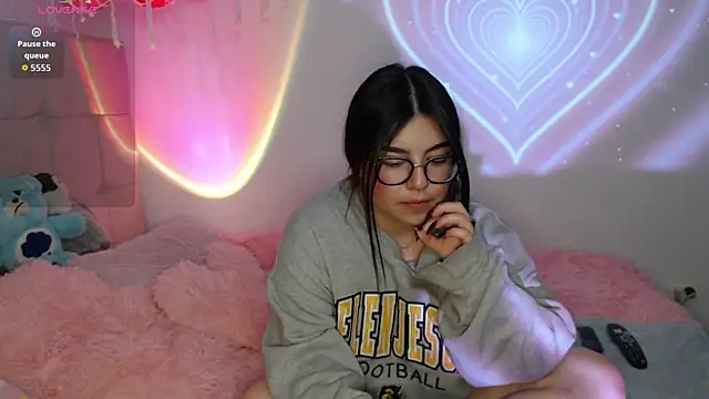 Snapshot of Ayleen_Honey chatting on 10.23.25 Ayleen Honey online show from 10.23.25