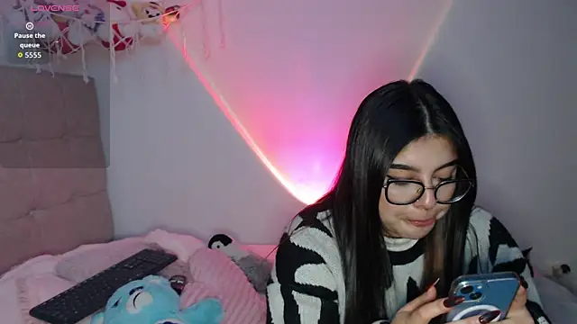 Snapshot of Ayleen_Honey chatting on 10.25.25 Ayleen Honey online show from 10.25.25
