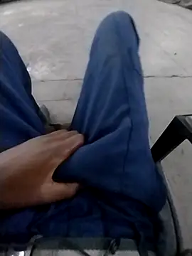 loVbRo1 online show from 10.28.25