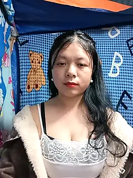 lisa-bae00 online show from 12.14.25