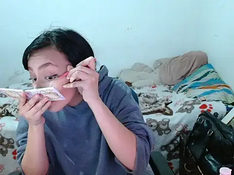 Snapshot of fresita_streamer chatting on 10.31.25 fresita streamer online show from 10.31.25