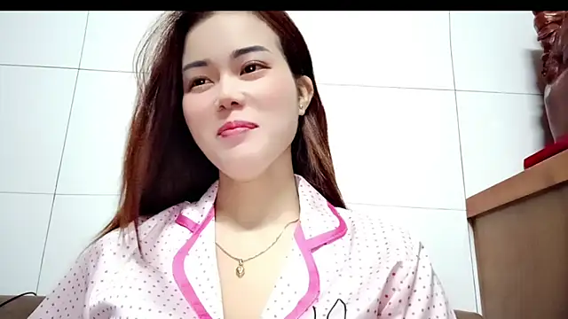 Family-Lovee online show from 04.24.26