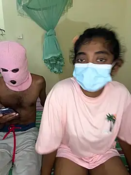 Snapshot of couplesexroom chatting on 10.22.25 couplesexroom online show from 10.22.25