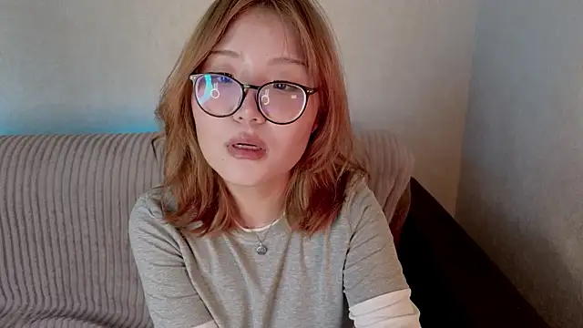 Snapshot of im_erica chatting on 10.23.25 im erica online show from 10.23.25