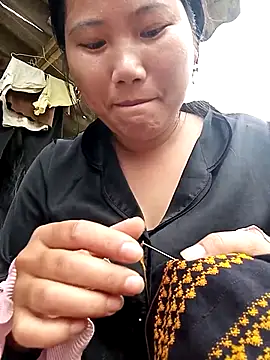 Snapshot of emlylin chatting on 10.22.25 emlylin online show from 10.22.25