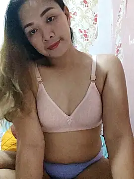 Snapshot of sweetapplepie_4u chatting on 10.21.25 sweetapplepie 4u online show from 10.21.25