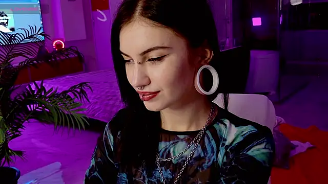 Snapshot of BasslineJunkie chatting on 10.22.25 BasslineJunkie online show from 10.22.25