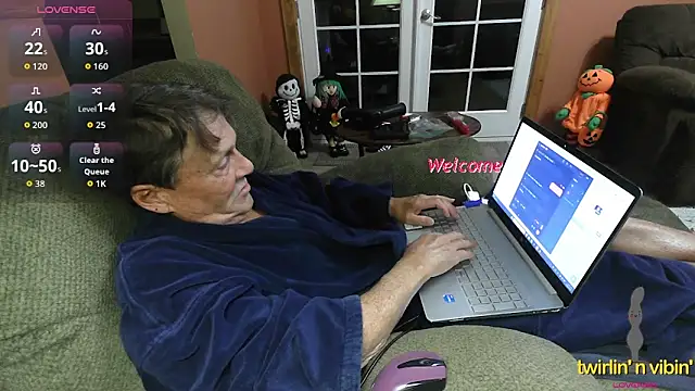 Snapshot of DoubleTrouble59 chatting on 10.27.25 DoubleTrouble59 online show from 10.27.25