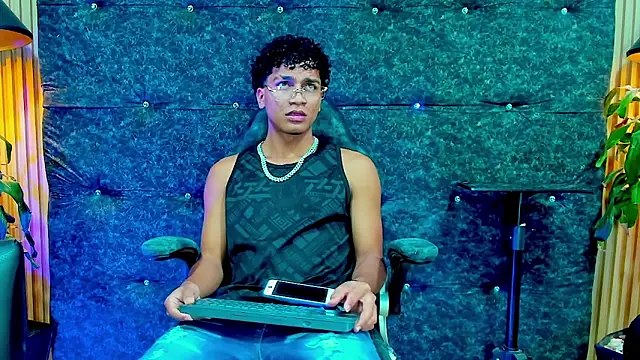 Snapshot of Iaan_Dalton_ chatting on 10.22.25 Iaan Dalton online show from 10.22.25