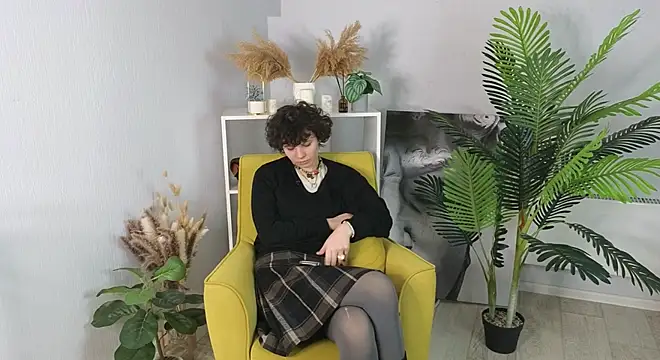 Snapshot of PhebeCharron chatting on 10.22.25 PhebeCharron online show from 10.22.25