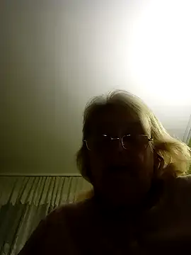 AmyLove353 online show from 12.18.25