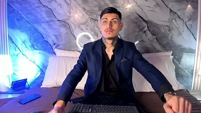 Snapshot of enzorodriguezz chatting on 11.19.25 enzorodriguezz online show from 11.19.25