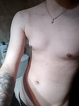 Snapshot of Danii2005 chatting on 10.20.25 Danii2005 online show from 10.20.25