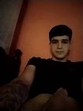 Danii2005 online show from 10.31.25