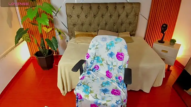 camilaa lux online show from 02.12.26