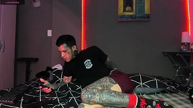 Snapshot of cleoo_jhonny chatting on 03.05.26 cleoo jhonny online show from 03.05.26