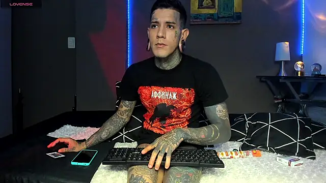 Snapshot of cleoo_jhonny chatting on 03.18.26 cleoo jhonny online show from 03.18.26