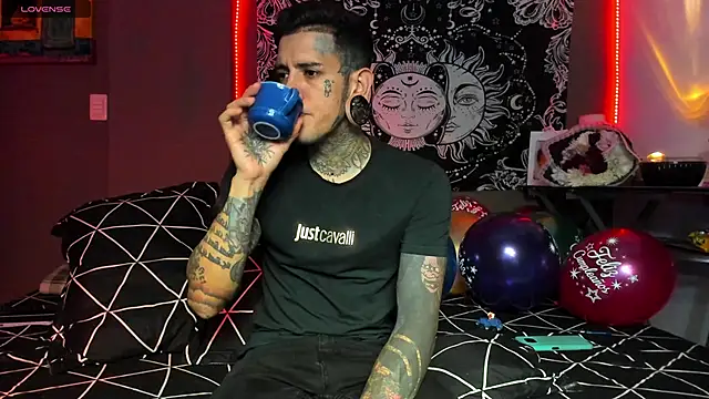 Snapshot of cleoo_jhonny chatting on 04.07.26 cleoo jhonny online show from 04.07.26