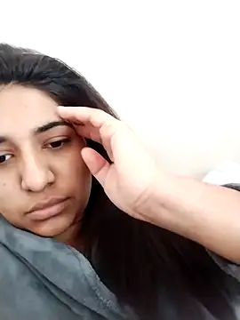 Snapshot of Your_Girl_Zara chatting on 10.21.25 Your Girl Zara online show from 10.21.25