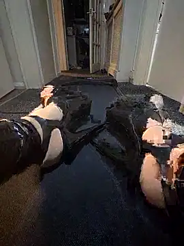 Snapshot of X_Tallulah_X chatting on 10.21.25 X Tallulah X online show from 10.21.25